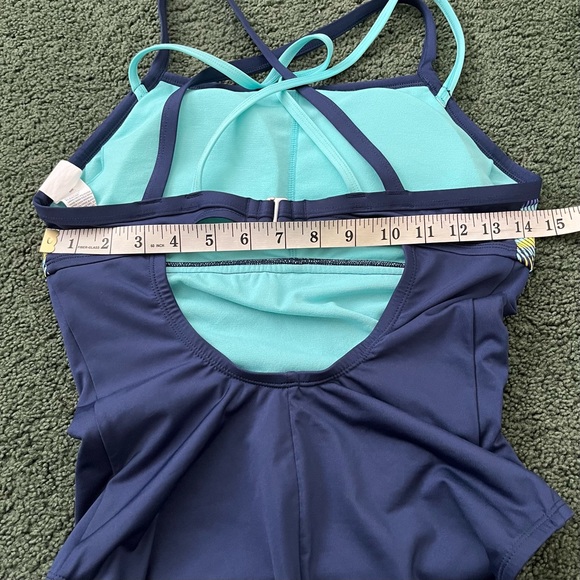 Nike Striped Double Crossback One-Piece Swimsuit M - Picture 12 of 15